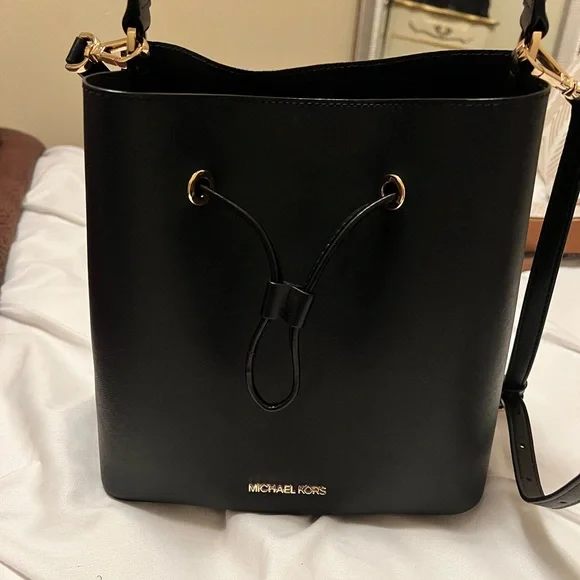 Michael kors bucket bag - Picture 3 of 5